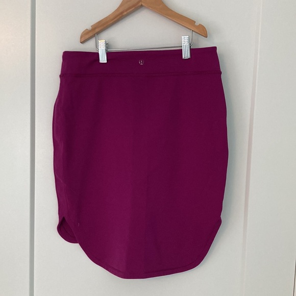 Lululemon Skirt, Size 6,super cute.:) - Picture 2 of 6